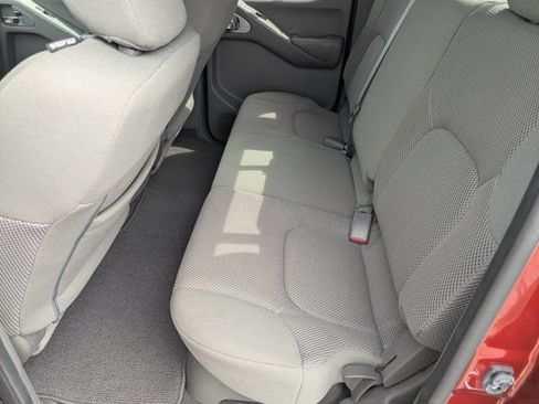 Used 2021 Nissan Frontier SV RWD image 17