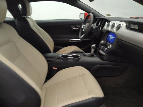 Used 2017 Ford Mustang Premium RWD image 21