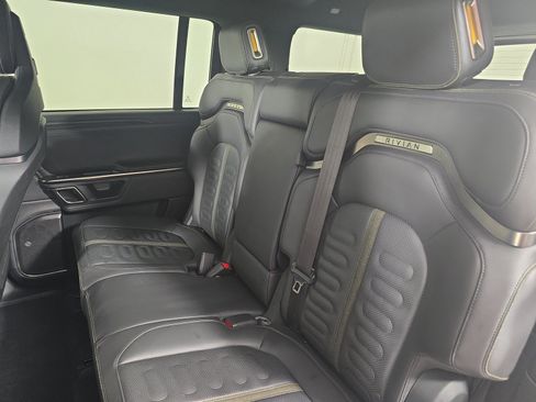Used 2023 Rivian R1S Adventure AWD/4WD image 21