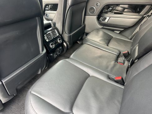 Used 2022 Land Rover Range Rover Westminster Edition image 13