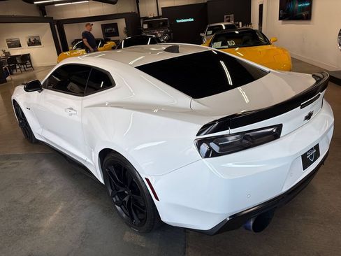 Used 2017 Chevrolet Camaro LT RWD image 6