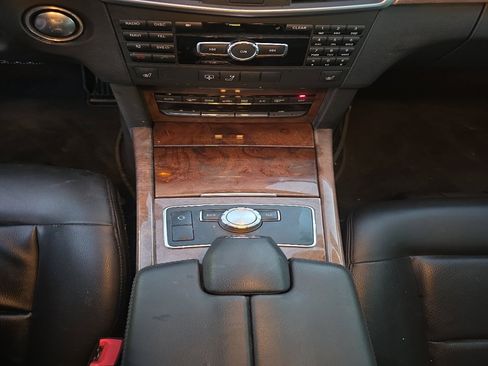 Used 2013 Mercedes-Benz E 350 Sedan image 17