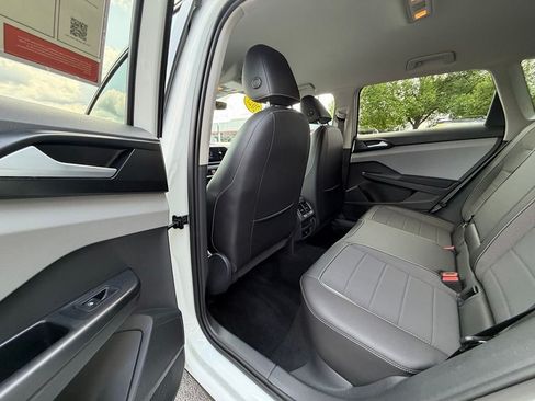 Used 2023 Volkswagen Taos SE FWD image 22