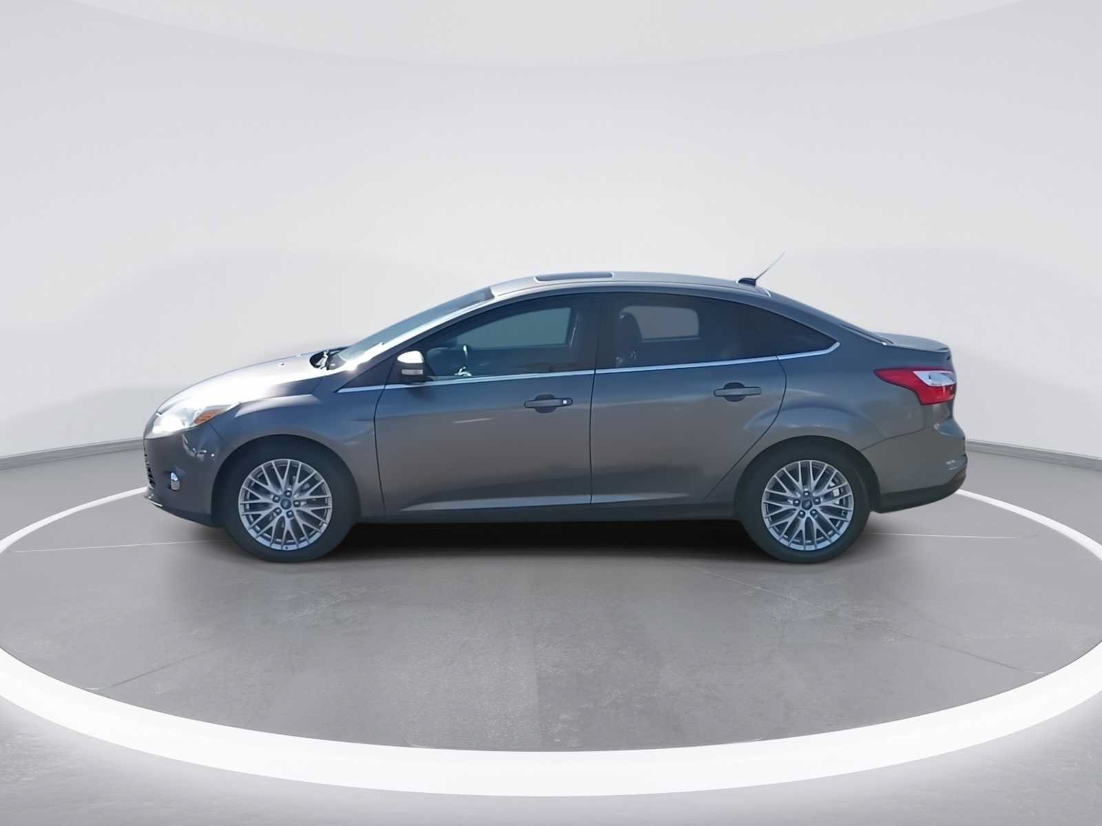 Used 2012 Ford Focus SEL FWD image 5