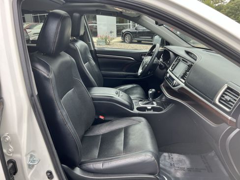 Used 2016 Toyota Highlander Limited AWD/4WD image 27