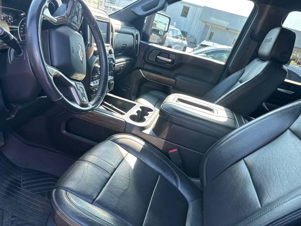 Used 2022 Chevrolet Silverado 3500 High Country w/ Safety Package II AWD/4WD image 2