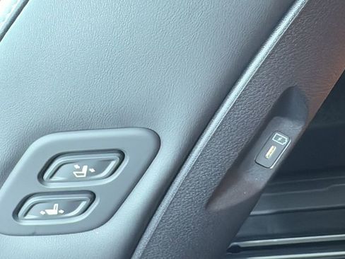 New 2026 Kia Carnival EX FWD image 37