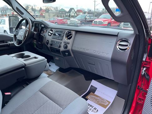 Used 2015 Ford F250 XLT w/ XLT Premium Package image 44