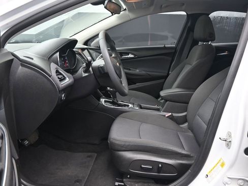 Used 2018 Chevrolet Cruze LT w/ Sun And Sound Package image 20