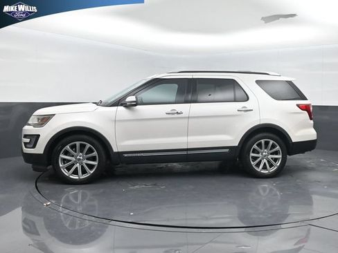 Used 2017 Ford Explorer Limited FWD image 4