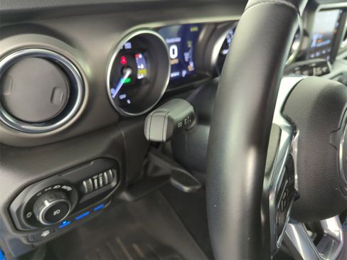 Used 2022 Jeep Wrangler Unlimited Rubicon 4xe image 21