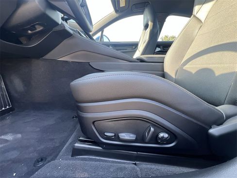 Used 2025 Porsche Panamera 4 image 20