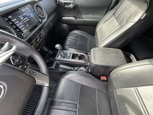 Used 2023 Toyota Tacoma TRD Sport image 11