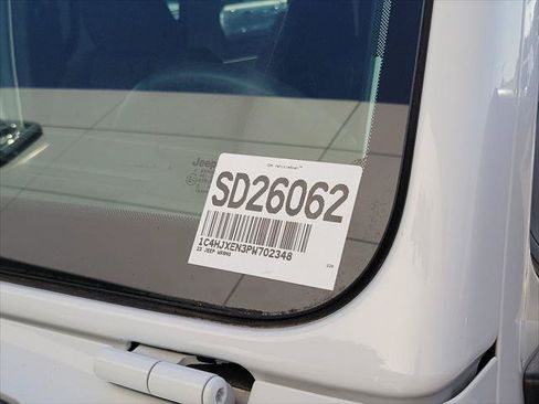 Certified 2023 Jeep Wrangler Unlimited Sahara AWD/4WD image 4