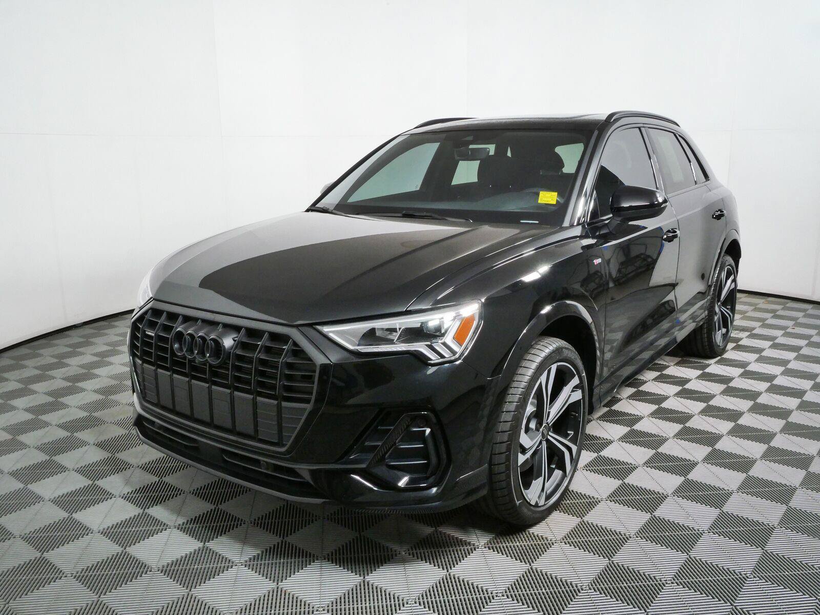 Used 2024 Audi Q3 2.0T Premium Plus AWD/4WD image 31