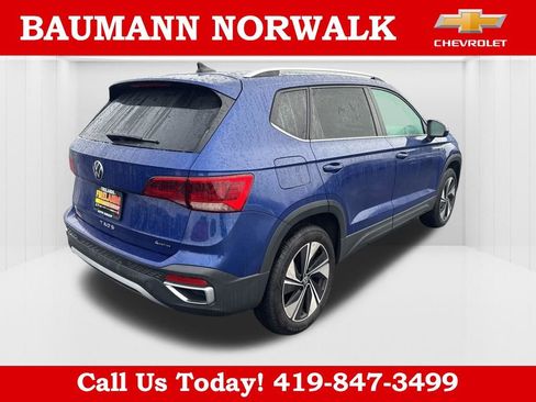 Used 2024 Volkswagen Taos SE w/ Panoramic Sunroof Package AWD/4WD image 40