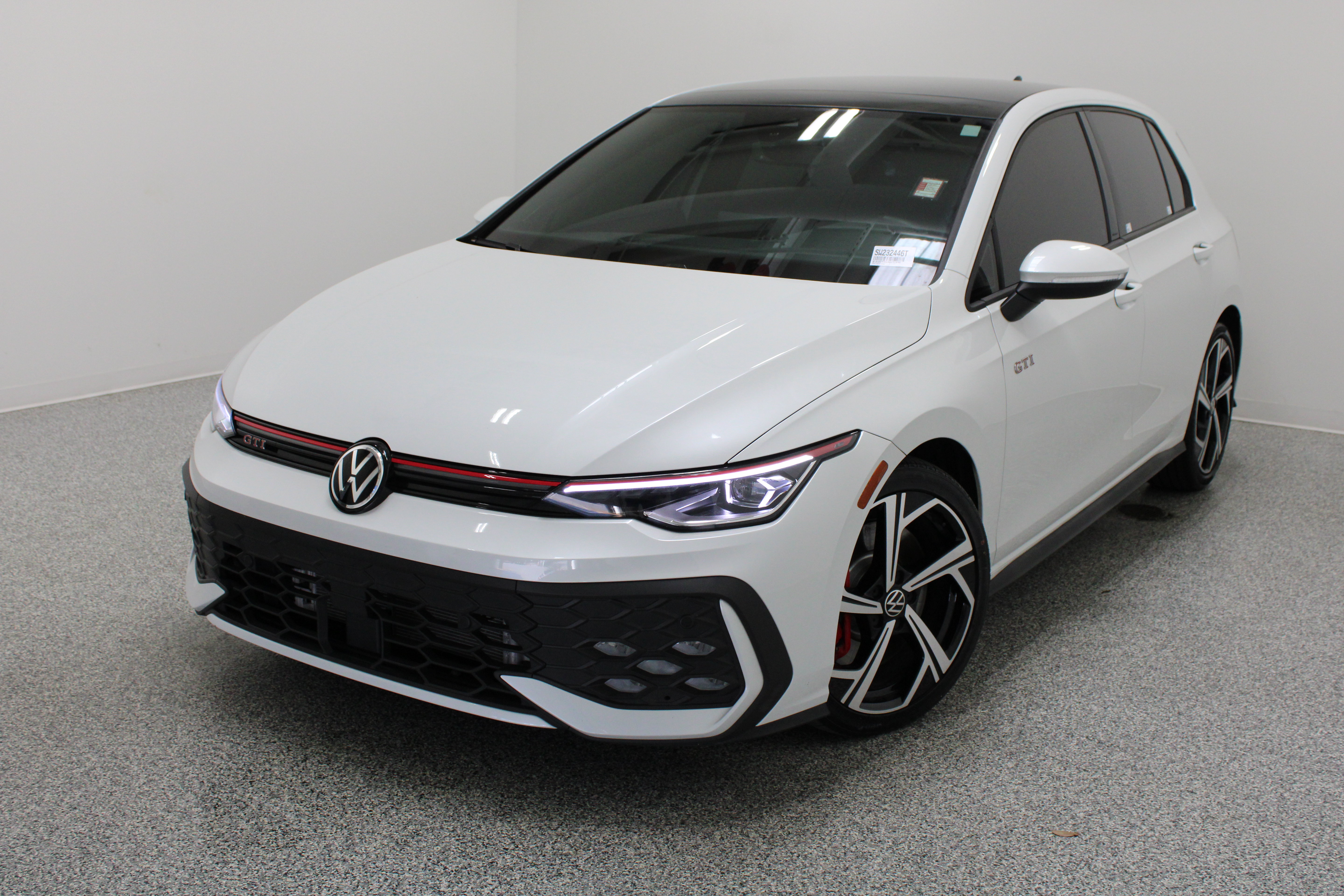 Used 2025 Volkswagen GTI SE FWD image 2