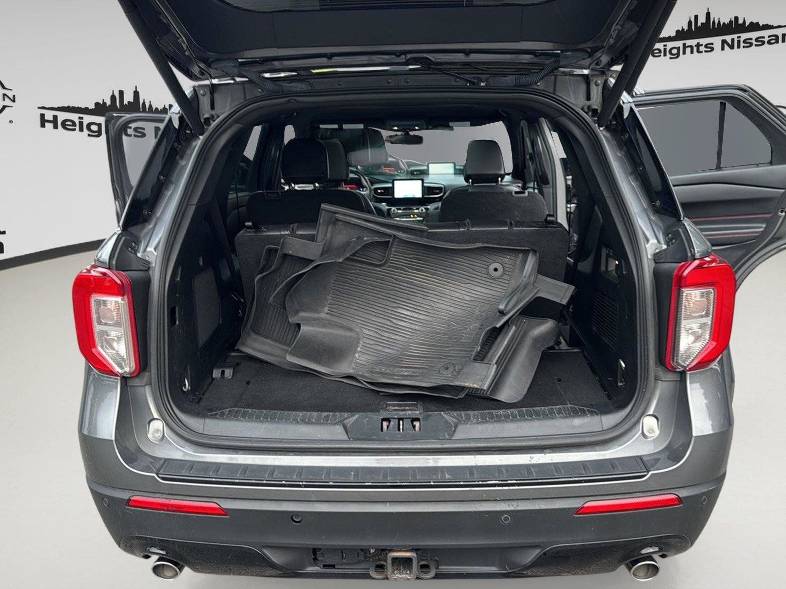 Used 2023 Ford Explorer ST-Line w/ Class IV Trailer Tow Package AWD/4WD image 33