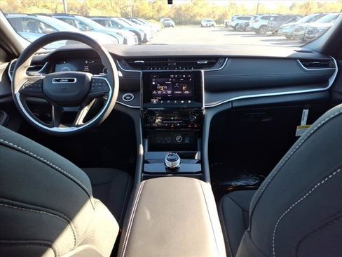 New 2025 Jeep Grand Cherokee 4WD image 6