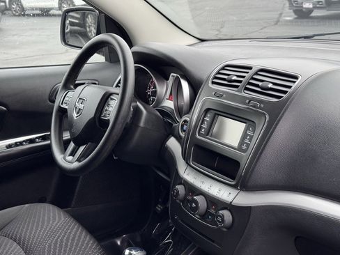 Used 2017 Dodge Journey SE image 26