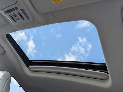 Used 2022 Toyota Highlander XLE image 25