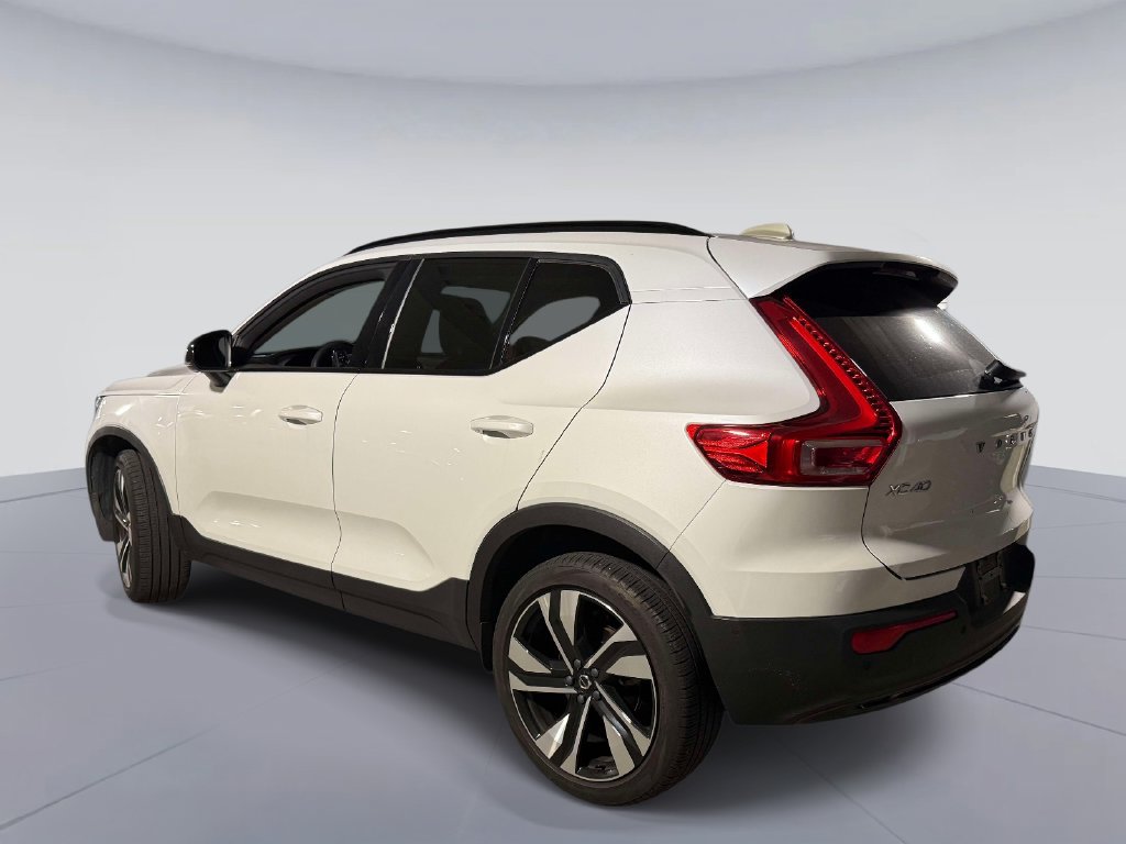 Used 2024 Volvo XC40 B5 Plus w/ Climate Package AWD/4WD image 4