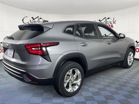 Used 2024 Chevrolet Trax LS w/ LS Convenience Package image 8