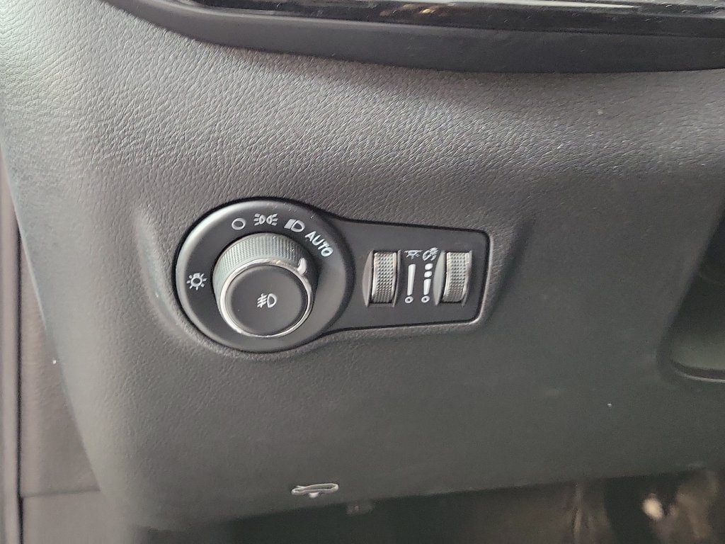 Used 2022 Jeep Compass Trailhawk AWD/4WD image 13