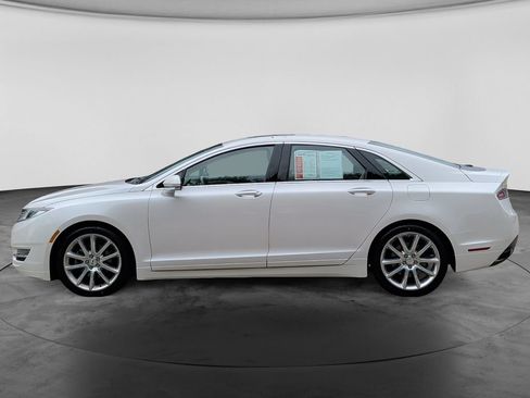 Used 2016 Lincoln MKZ w/ Equipment Group 300A Reserve FWD image 4