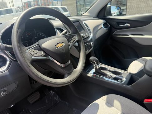 Used 2022 Chevrolet Equinox LS AWD/4WD image 4