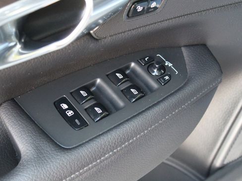 Used 2019 Volvo V90 T6 Cross Country w/ Advanced Package image 23