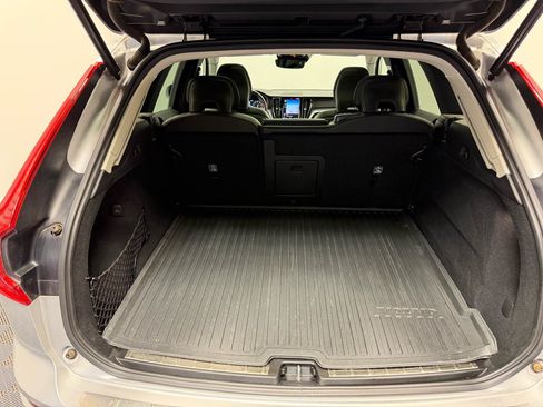 Used 2020 Volvo XC60 T5 Momentum AWD/4WD image 30