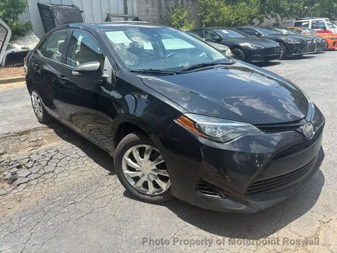 Used 2018 Toyota Corolla LE FWD image 4
