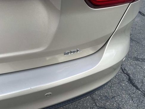 Used 2018 Ford Focus SEL image 6
