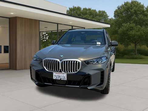 Used 2026 BMW X5 sDrive40i w/ M Sport Package RWD image 3