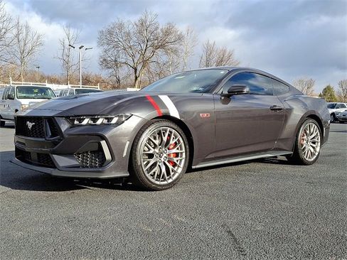 Used 2024 Ford Mustang GT Premium image 6