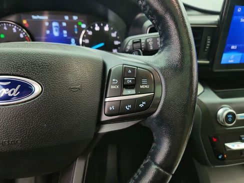 Used 2020 Ford Explorer XLT w/ Equipment Group 202A AWD/4WD image 21