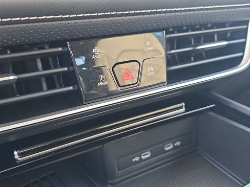 Used 2026 Volkswagen Atlas SE FWD image 31