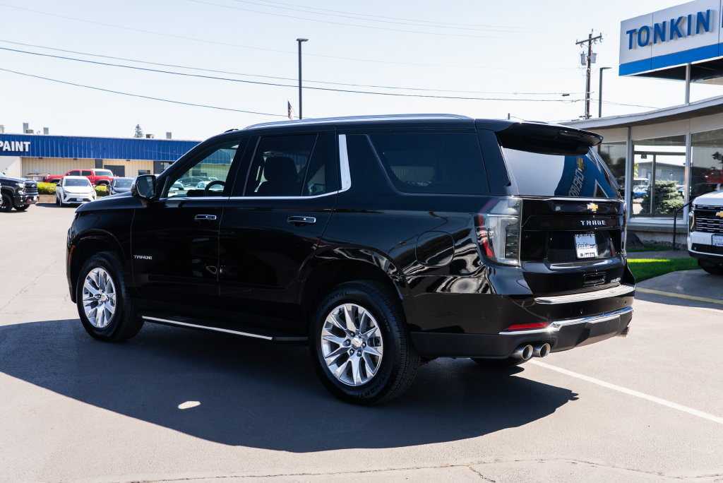 Used 2025 Chevrolet Tahoe Premier AWD/4WD image 2