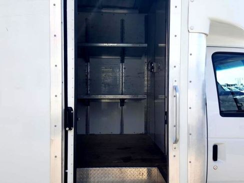 Used 2021 Ford E-350 and Econoline 350 Super Duty w/ Power Windows & Locks Group image 11