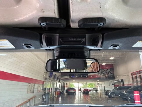 Used 2025 Jeep Wrangler Unlimited Sport AWD/4WD image 15