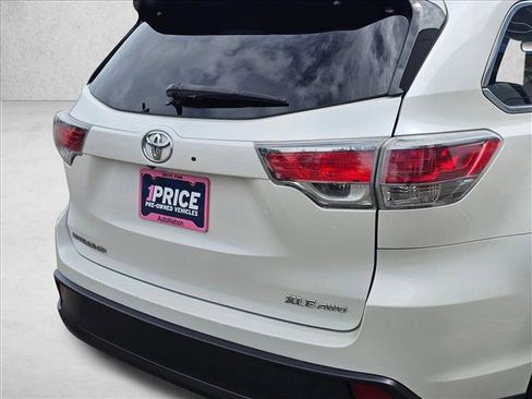 Used 2014 Toyota Highlander XLE AWD/4WD image 12