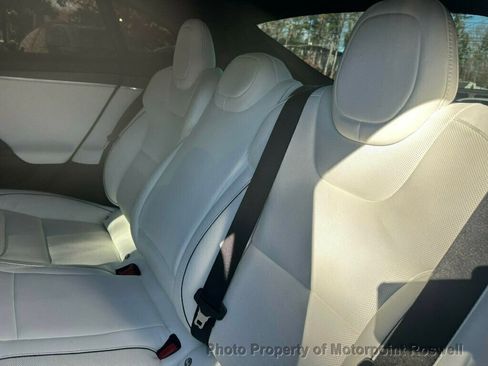 Used 2022 Tesla Model S Plaid image 11