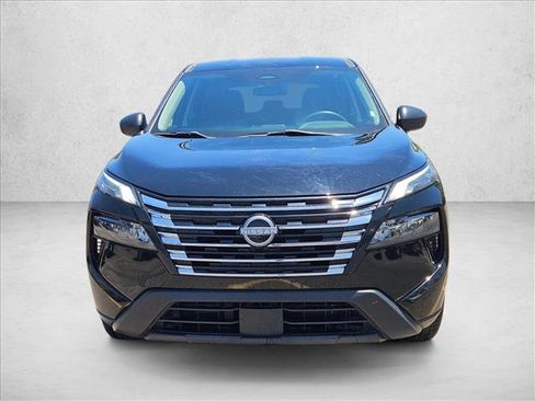 Used 2024 Nissan Rogue S FWD image 2