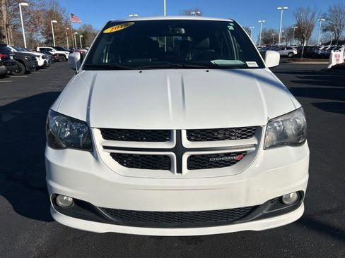 Used 2018 Dodge Grand Caravan GT image 2