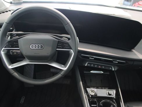 New 2026 Audi Q3 quattro 2.0T AWD/4WD image 5