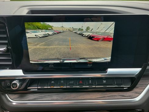 Used 2025 GMC Sierra 1500 SLT image 17