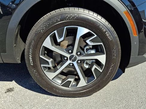 Certified 2025 Kia Sportage EX AWD/4WD image 8