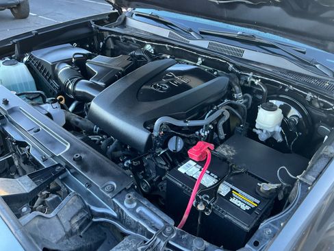 Certified 2022 Toyota Tacoma TRD Off-Road image 22