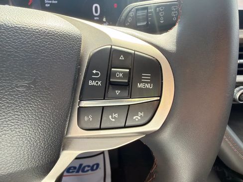 Used 2025 Ford Explorer Active RWD image 17